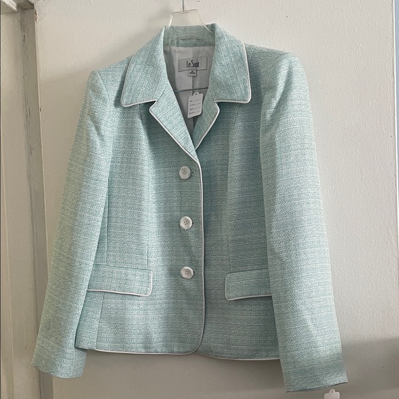 Le Suit Jackets & Blazers - Le Suit Women's Light Green Blazer with White Accents